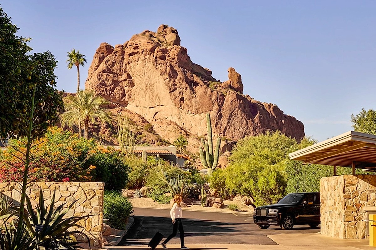 Luxury estate at the base of Mummy Mountain in Paradise Valley
